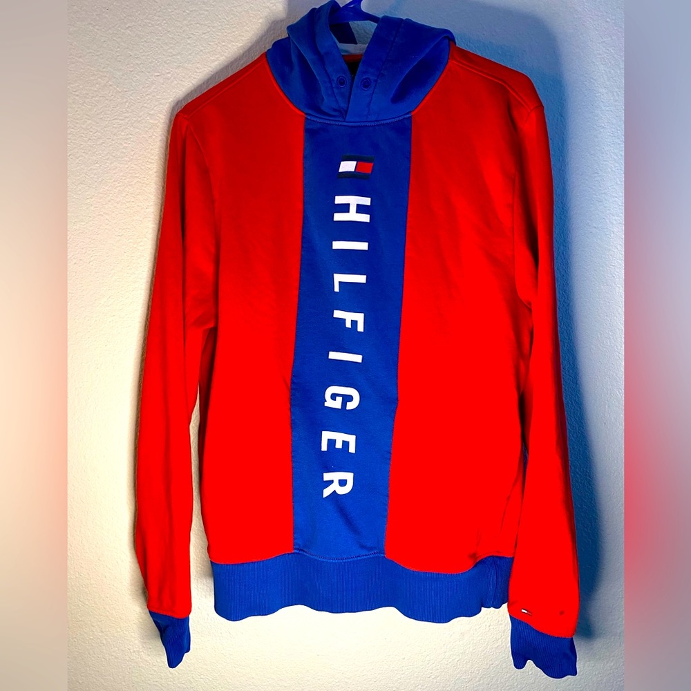 Small Tommy Hoodie